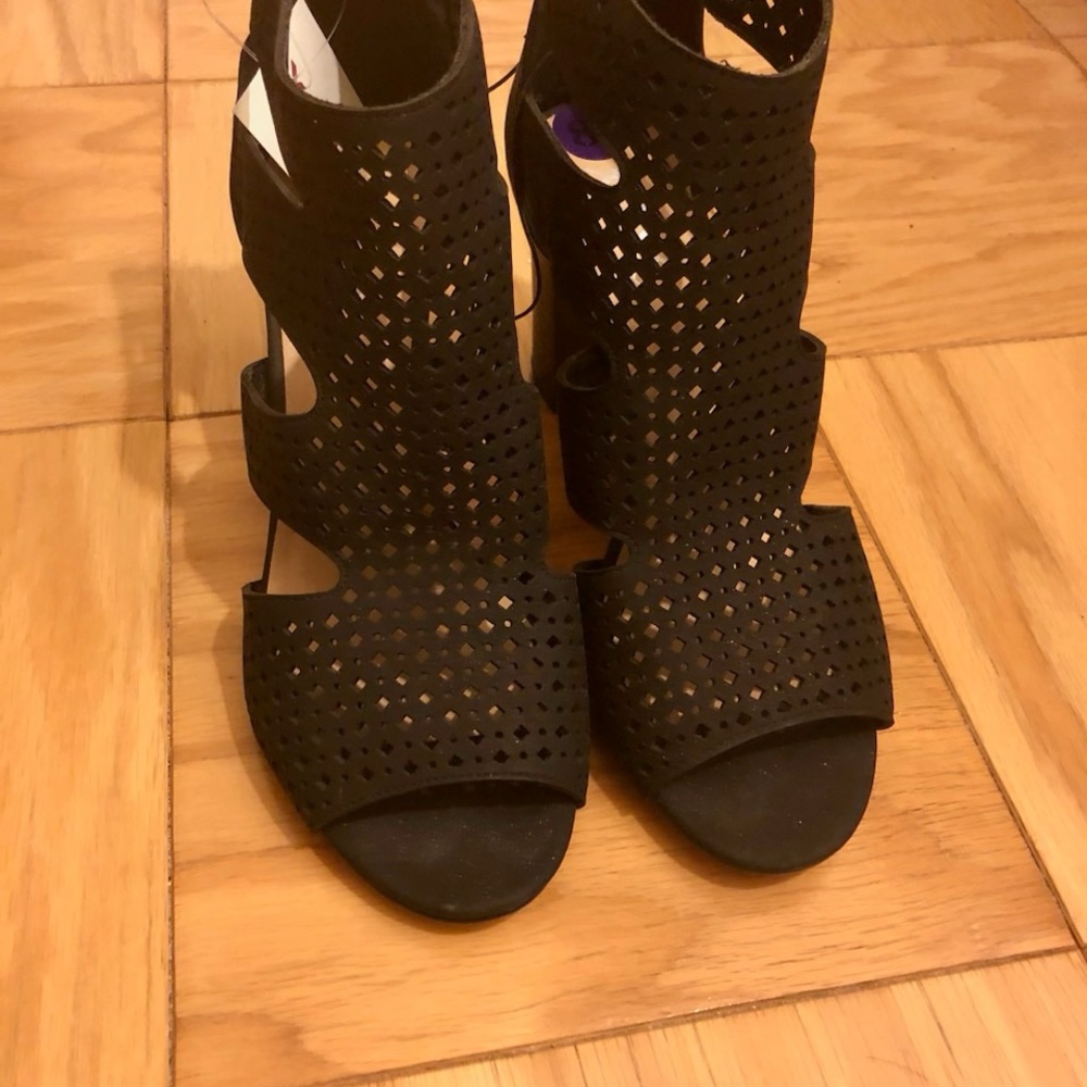NWT 8.5 women heels